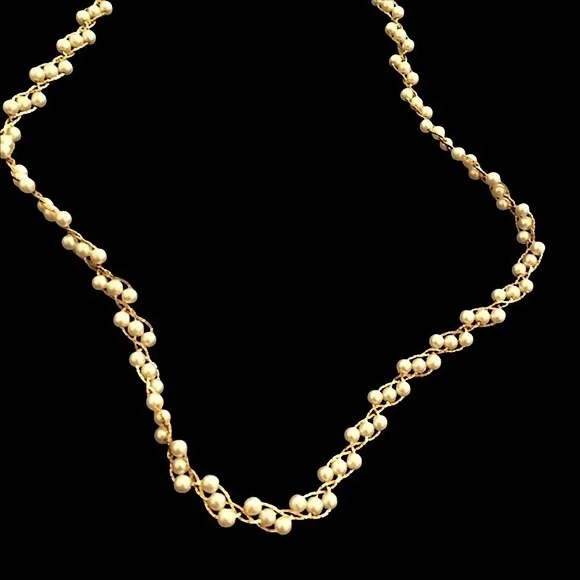 Vintage Faux Pearl Necklace - Picture 5 of 7